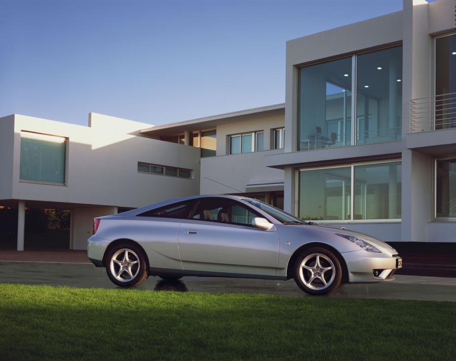  Toyota Celica 2000 года  (фото 34 из 53)